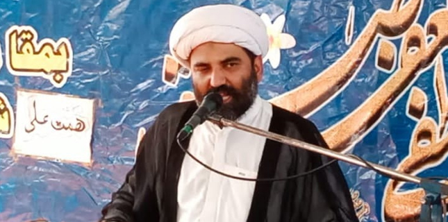 معلم کو اپنے بہترین اخلاق و کردار کے ذریعے طلباء کے لئے نمونہ عمل بننا چاہیئے، علامہ مقصود ڈومکی