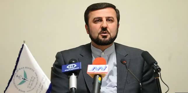 منافقانہ