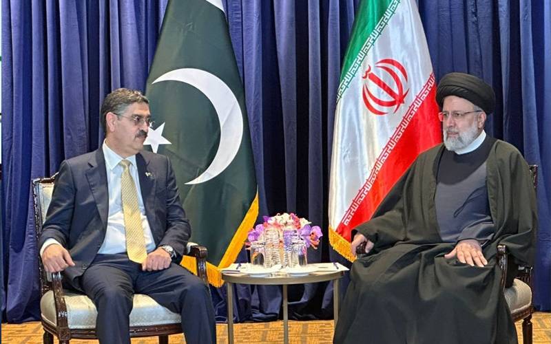 عالمی تبدیلیاں ایران پاک تعلقات پہ اثر انداز نہیں ہوں گی،ایرانی صدر سے وزیر اعظم کاکڑ کی ملاقات