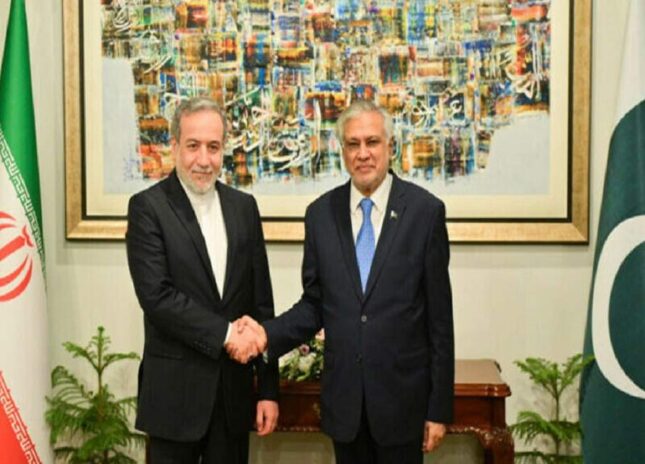 خطے میں کشیدگی کم کرنے میں ایران کی ثالثی کا خیرمقدم کرتے ہیں، اسحاق ڈار