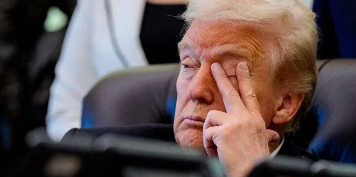 امریکا میں ٹرمپ کی مقبولیت تاریخ کی کم ترین سطح پر، تازہ سروے نے ٹرمپ کے لیے خطرے کی گھنٹی بجا دی