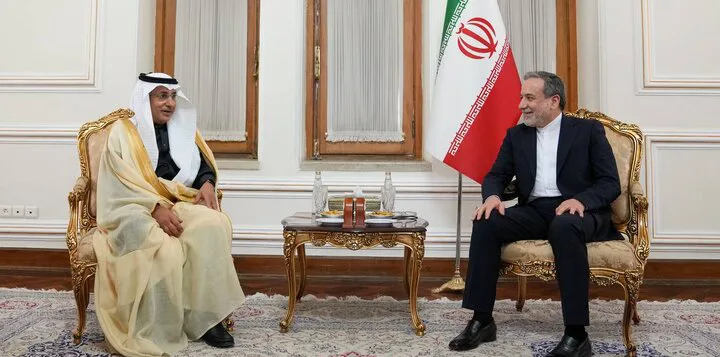 سعودی نائب وزیرِ خارجہ سعود الساطی اہم سفارتی مشن پر تہران پہنچ گئے