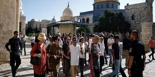 مسجد اقصیٰ کی بے حرمتی: 182 صہیونی آبادکاروں کا وحشیانہ حملہ، تلمودی رسومات سے مقدس مقام کی تاریخی شناخت مٹانے کی سازش