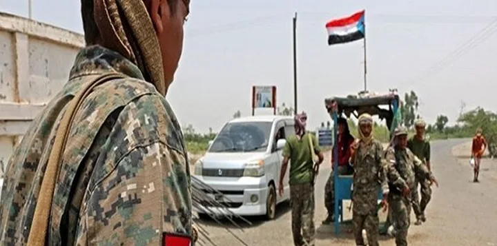 یمن میں سعودی اور اماراتی گروہوں کے درمیان جھڑپیں شدت اختیار کر گئیں، امریکا انہیں انصاراللہ کے خلاف متحد کرنے کی کوشش میں مصروف