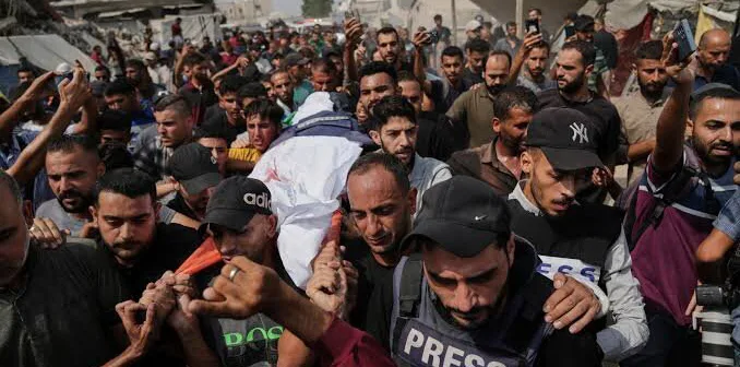 غزہ میں 257 فلسطینی صحافی شہید، اسرائیلی جرائم حق کی آواز کو نہیں دبا سکیں گے، حماس کا بیان