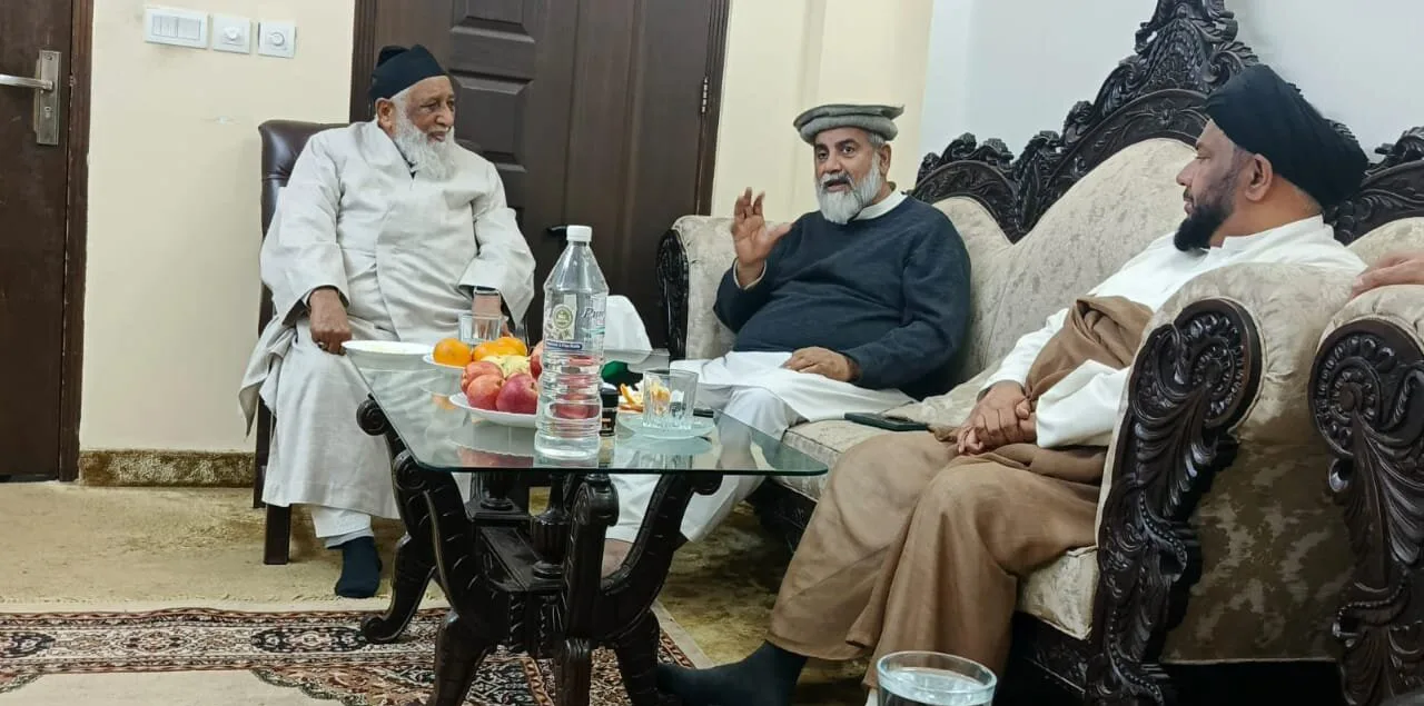 آیت اللہ ریاض حسین نجفی نے علامہ راجہ ناصر عباس سے ملاقات کی، سینیٹ اپوزیشن لیڈر منتخب ہونے پر دلی مبارکباد پیش کی