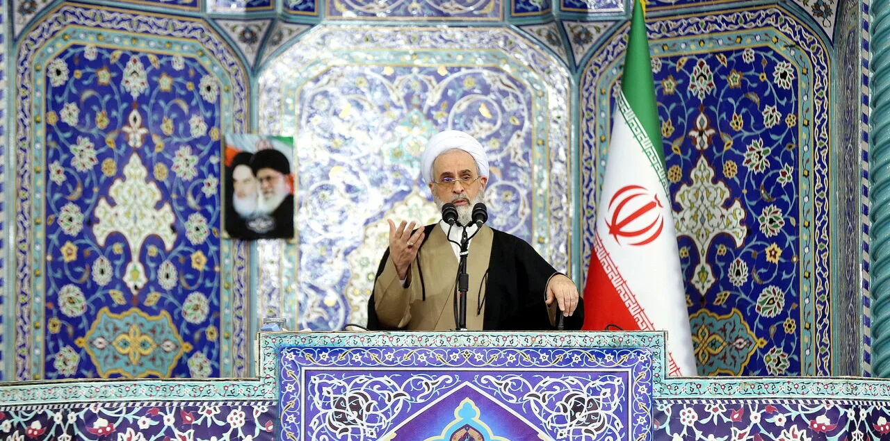 ایران کسی بھی دباؤ کے سامنے سر نہیں جھکائے گا، آیت اللہ علی رضا اعرافی