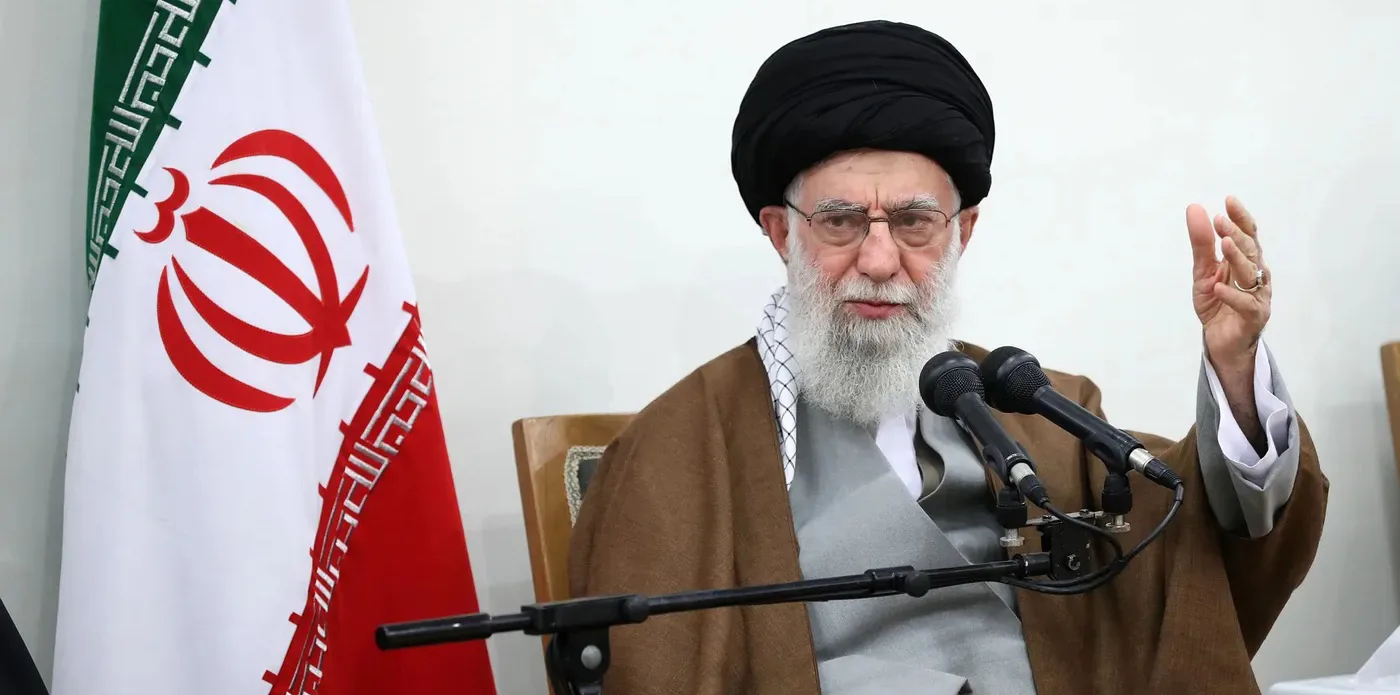 رہبر معظم انقلاب کی منظوری: 2108 قیدیوں کو معافی یا سزاؤں میں کمی کا اعلان