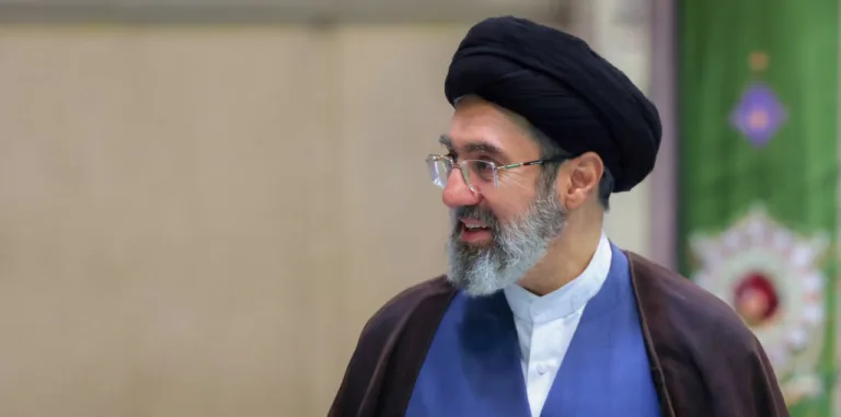 عراقی سنی علما کا رہبرِ معظم آیت اللہ سید مجتبیٰ خامنہ ای کی حمایت کا اعلان