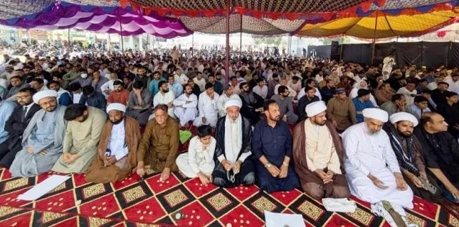 ایران پر امریکی واسرائیلی حملوں کیخلاف ملتان میں اجتماعی نماز جمعہ ، ہزاروں افرادکی شرکت
