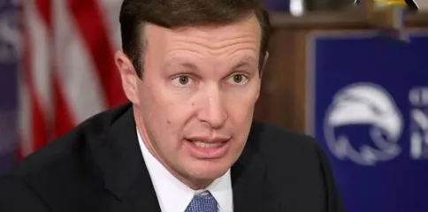 ایران نے وعدہ کیا ہے کہ وہ بحیرۂ احمر کو بند کرے گا اور ان کے پاس یہ صلاحیت موجود ہے، امریکی سینیٹر