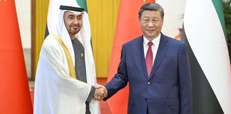 متحدہ عرب امارات کا ‘ڈالر بم’: تیل کی فروخت اب چینی یوآن میں ہوگی!