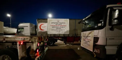 کربلا سے تہران: حرم حضرت عباسؑ کی جانب سے 38 ٹریلر امدادی قافلہ روانہ، مرجع سیستانی کی ہدایت پر اقدام