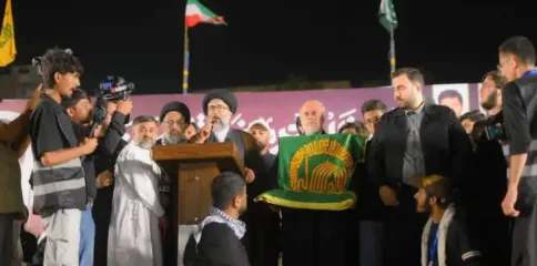 حرم امام رضاؑ کے خصوصی وفد کی نشتر پارک آمد، گنبد مقدس کا پرچم تبرک کے طور پر لایا گیا