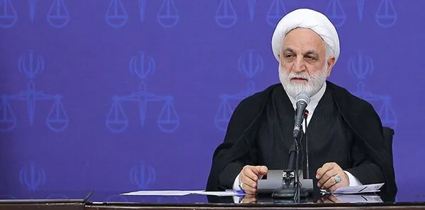 امریکی بحری بیڑے اب ہرمز کے قریب آنے کی جرات نہیں رکھتے، حجت الاسلام محسنی اژه‌ای