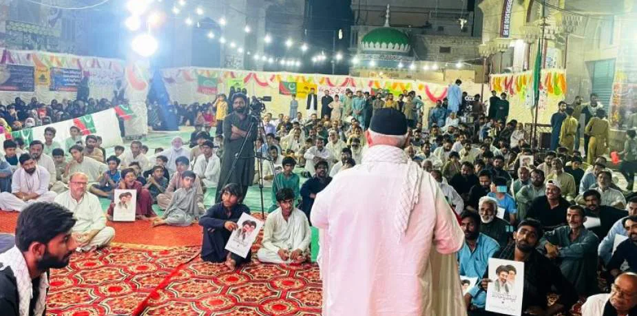 ڈیرہ غازی خان: شہید رہبر معظم کے چہلم کا پرموقع اجتماع، رہبر انقلاب کی خدمات کو خراج تحسین
