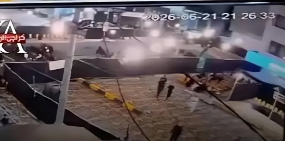 کراچی میں امام بارگاہ بقیۃ اللہ (عج) پر تیز رفتار گاڑی کا دل دہلا دینے والا حادثہ، ایک بچی شہید، 17 زخمی