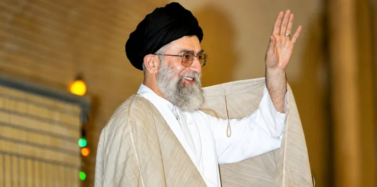 رہبرِ معظم شہید کی نگاہ میں ائمۂ معصومینؑ کی سیاسی جدوجہد: ڈھائی سو سالہ انسان کی تحریک