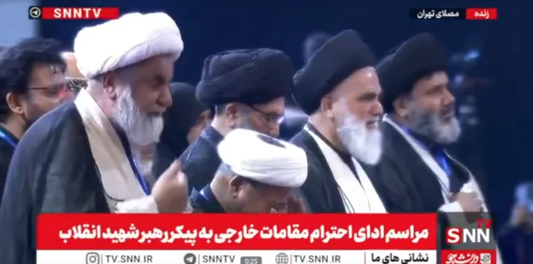 پاکستان کے علماء و قائدین کا وفد شہید رہبر کی تشییع جنازہ میں شرکت کے لیے تہران میں