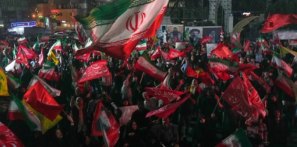 تہران میں ‘فدائیانِ ایران’ کے عنوان سے تاریخ کی سب سے بڑی عوامی فوجی مشق آج ہوگی