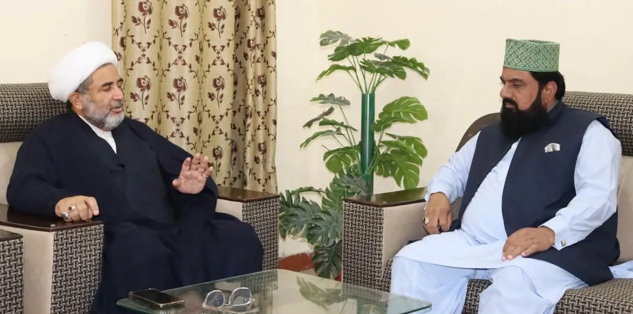 علامہ عارف حسین واحدی کی مفتی گلزار احمد نعیمی سے ملاقات
