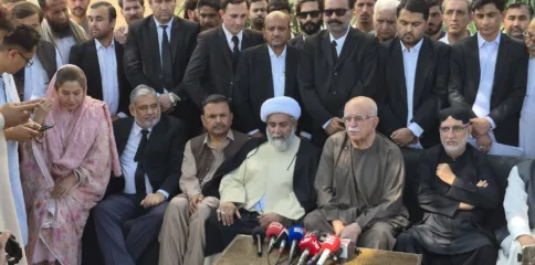پشاور: سینیٹر علامہ راجہ ناصر عباس جعفری کی قیادت میں گورنر راج کے خلاف ہائی کورٹ میں پٹیشن دائر