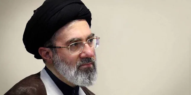 رہبر معظم انقلاب کا پیغام: عالمی استکبار دوا و علاج پر پابندیوں کے ذریعے ایرانی قوم کو اذیت دینا چاہتا ہے
