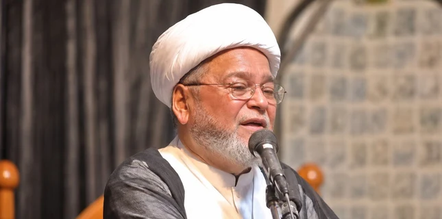 علامہ ڈاکٹر شبیر حسن میثمی خطبہ جمعہ دیتے ہوئے