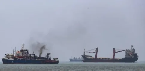 خلیج فارس میں 4 خلاف ورزی کرنے والے جہاز نشانے پر، سپاہ پاسداران