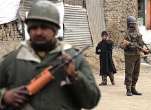 Indian Police opens fire at Shia protesters in Kashmir, killing one