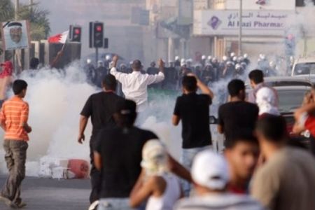 Bahraini forces attack home of opponent