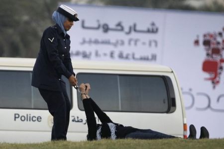 Bahrain urged to free prominent activist