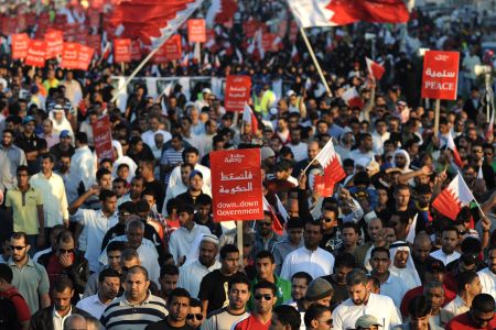 Bahraini regime forces attack mourners
