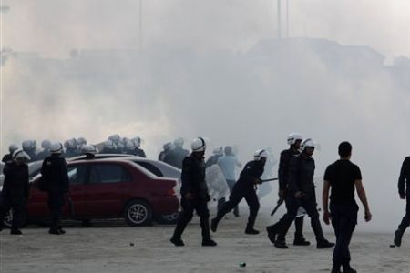 shiitenews Bahraini regime attacks protesters