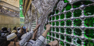 10418857_794249970611643_91