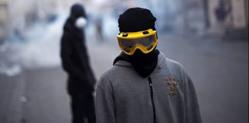 10930890_793347677368539_12