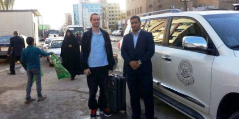 11096685_826558947380745_72