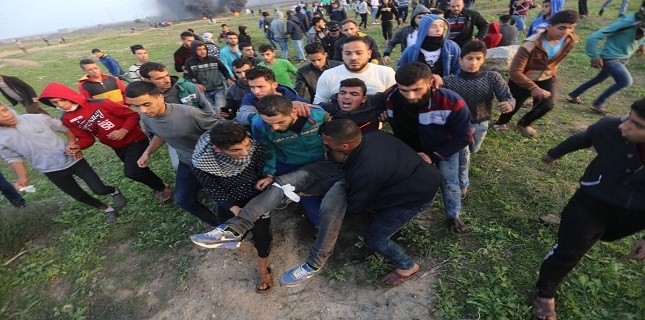 3 Palestinians killed, 100s injured amid clashes with Israeli soldiers in eastern Gaza