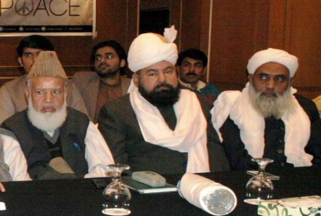 Another Sunni scholar censures Saudi monarchy for false Makkah attack news