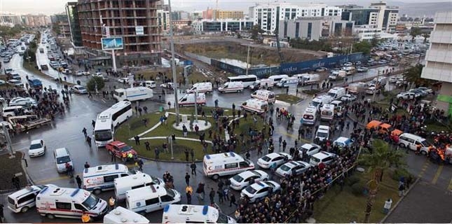 Bomb blast kills two near court in western Turkish city
