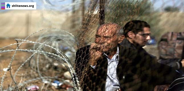 Hundreds of Gazans protest closure of Rafah crossing