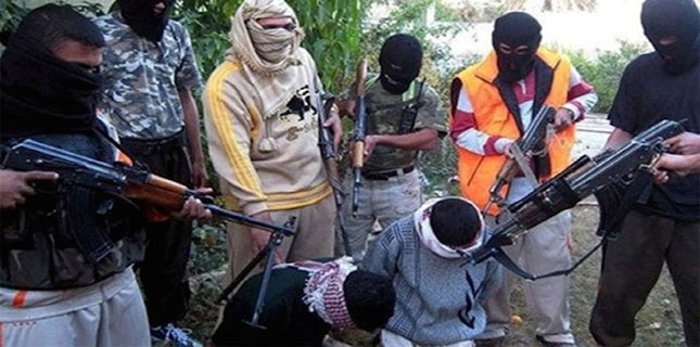 ISIL terrorists execute 50 captive Syrian troops in Raqqa
