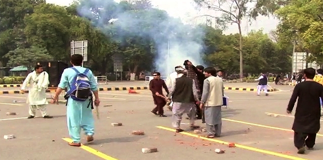 Jamaat-e-Islami’s student wing attack Punjab University cultural show