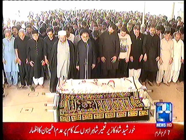 Mourners largely attend funeral of slain Shia principal in Karachi