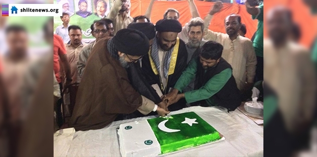 MWM leaders cut cake to celebrate the anniversary of Pakistan’s birthday