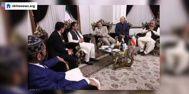Pakistanis visit Iranian consulates to condole over terror attacks