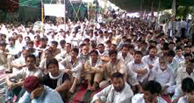 Parachinar: Shiites stage sit-in to protest against detention of Shia notables