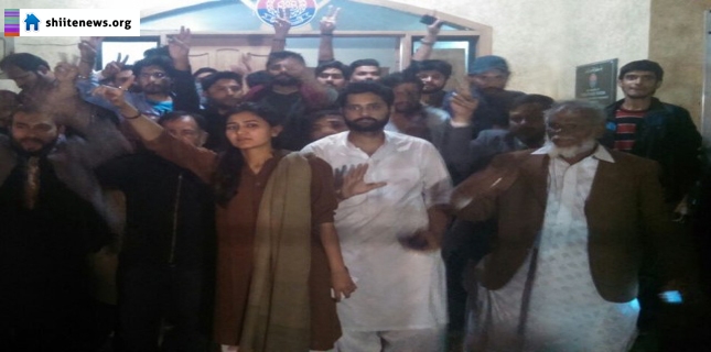 Police cracks down Civil Society anti-takfiri protestors near CM House Karachi