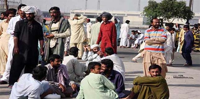 Saudi Wahhabi monarchy deports 100 more Pakistanis