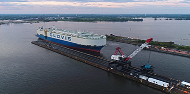 US military cargo for Afghanistan being unloaded at Pakistan’s port